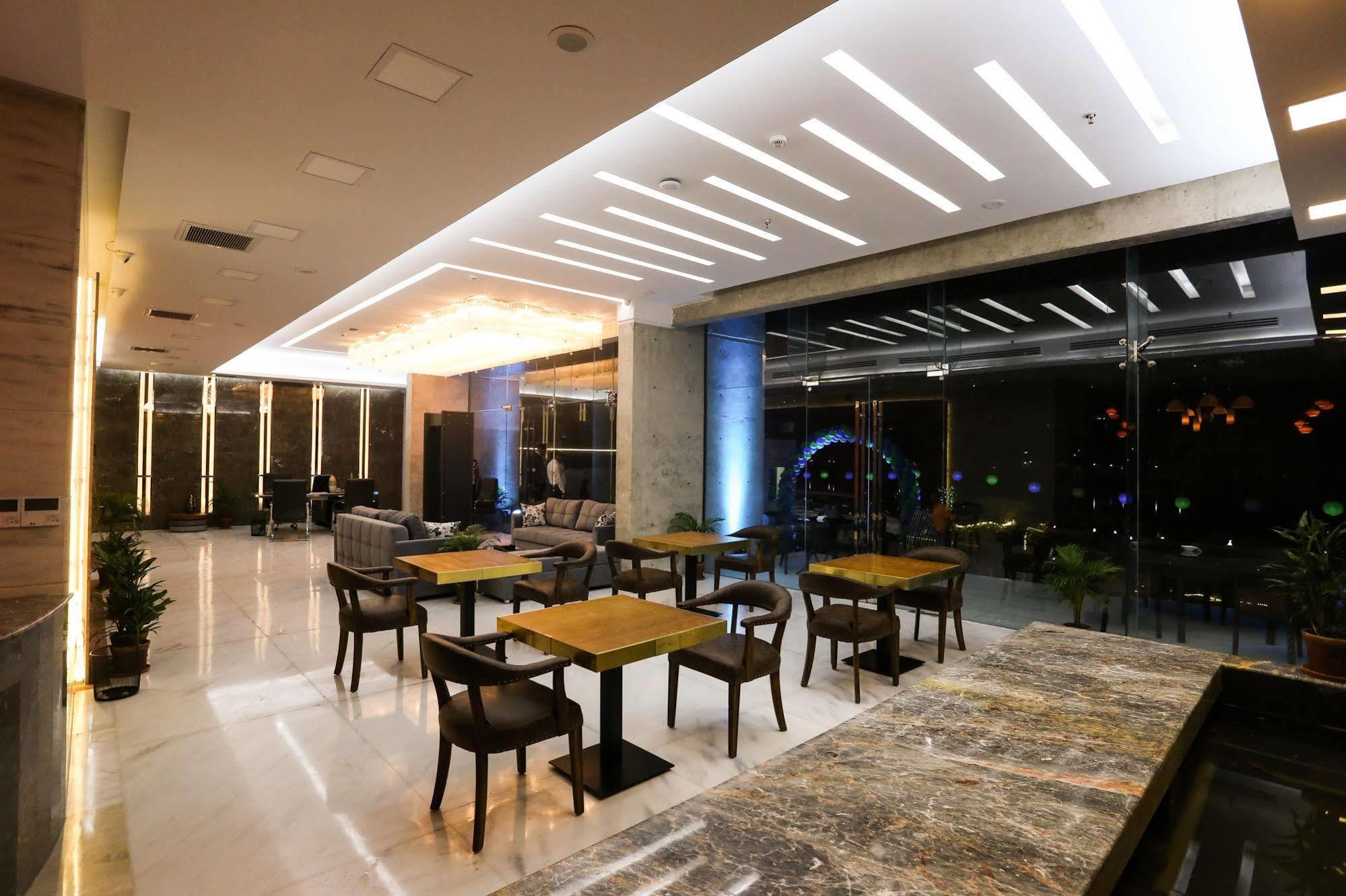 Coventina Lake Suites 다카 외부 사진
